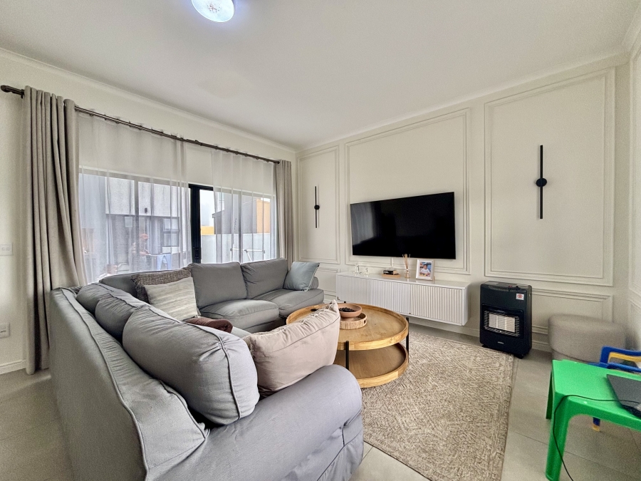 To Let 3 Bedroom Property for Rent in Sandown Western Cape